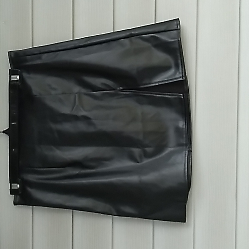 SHEIN Faux Leather Black Skirt, Very Soft - Picture 2 of 4